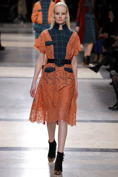 Look 18